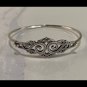 James Avery retired Sorrento Scroll hook on bracelet